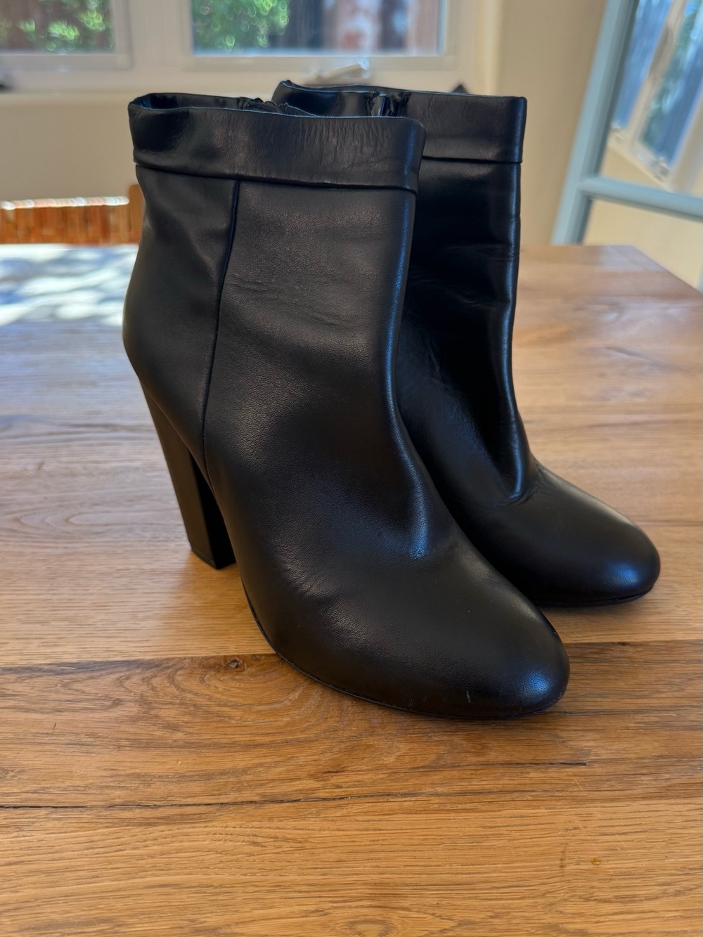 Steve Madden Black Leather Heeled Ankle Booties
